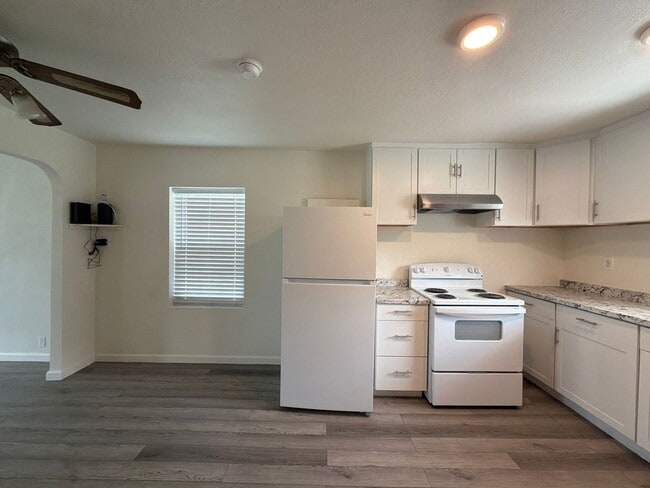 Building Photo - 2410 Englewood Ave