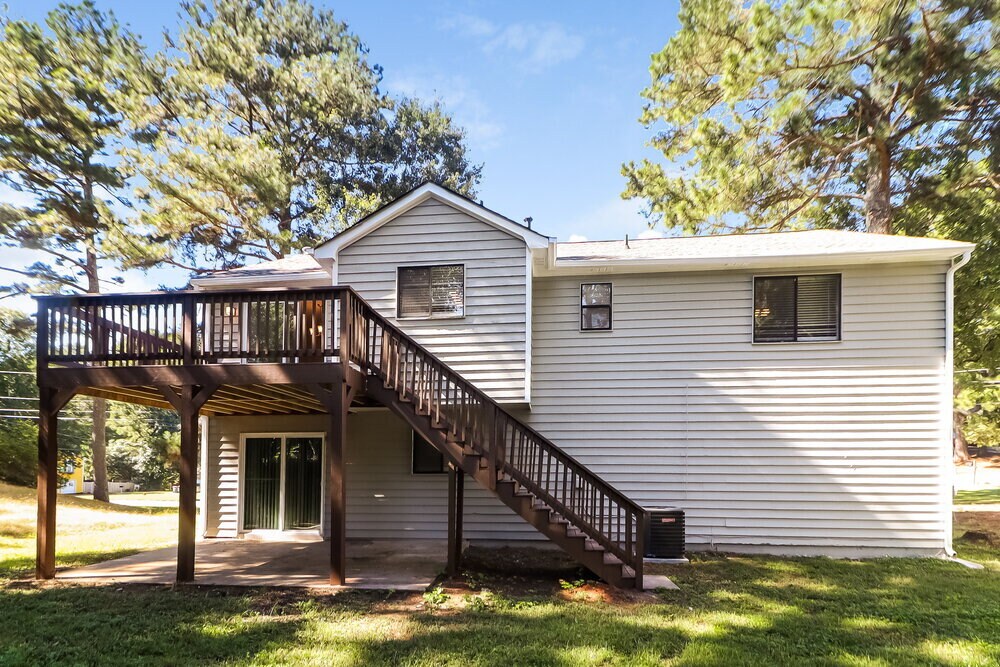 Building Photo - 3824 Princess Ct