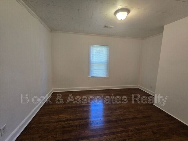 Building Photo - 326 Pickett Pl