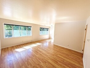 Building Photo - 131 S 1000 E
