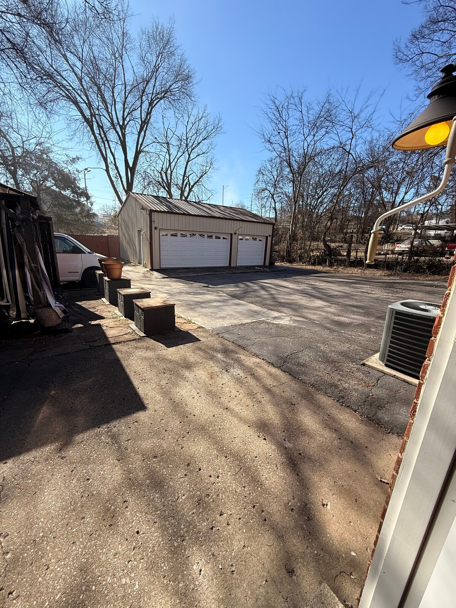 Building Photo - 237 Eisenhower Dr