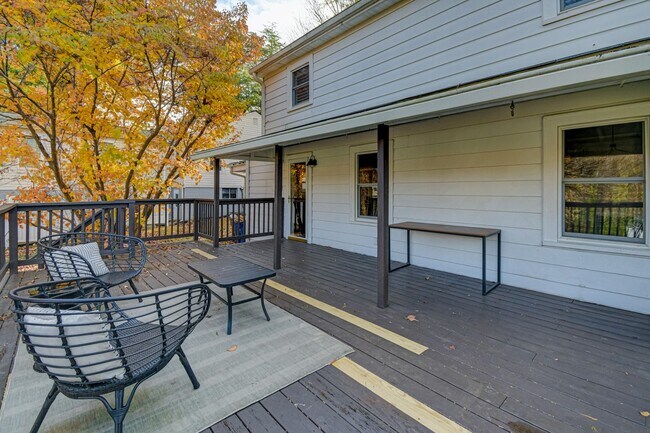 Building Photo - Washington Park 3BR 2Bth Home - available now for both short or long term lease
