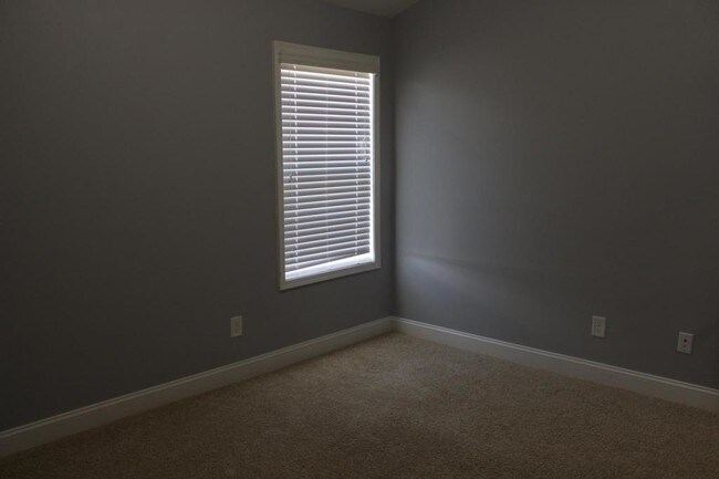 Building Photo - 648 Stonebriar Ave