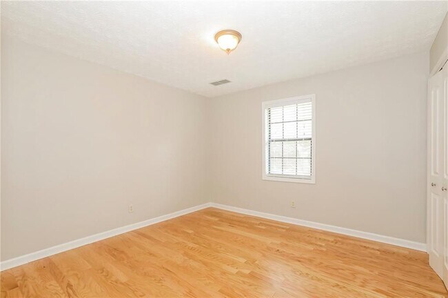 Building Photo - 1881 Rose Garden Ln