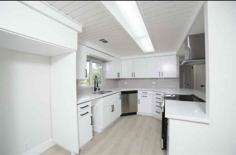 Building Photo - 841 N Fine Ave