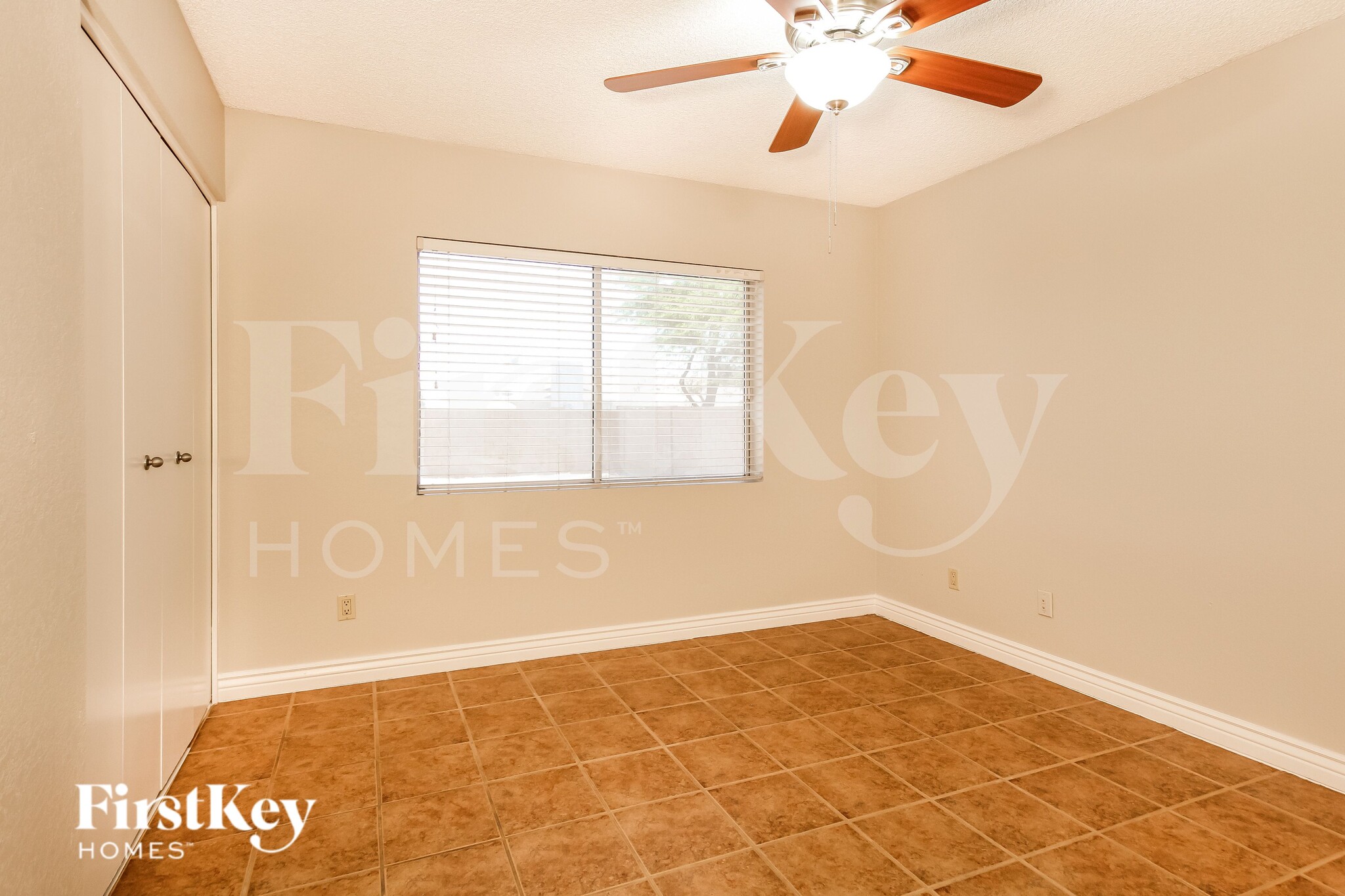 Building Photo - 5413 W Townley Ave