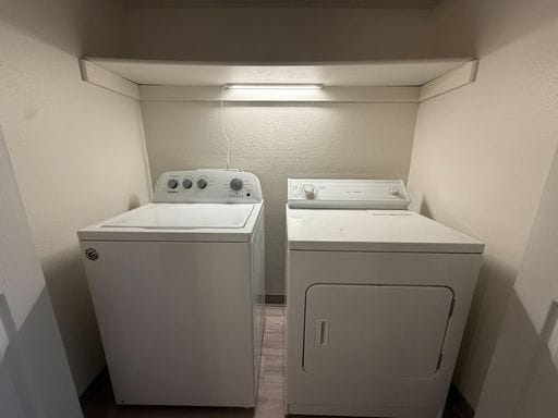 Building Photo - 2 Bedroom 1 Bath with Loft Available NOW!!...