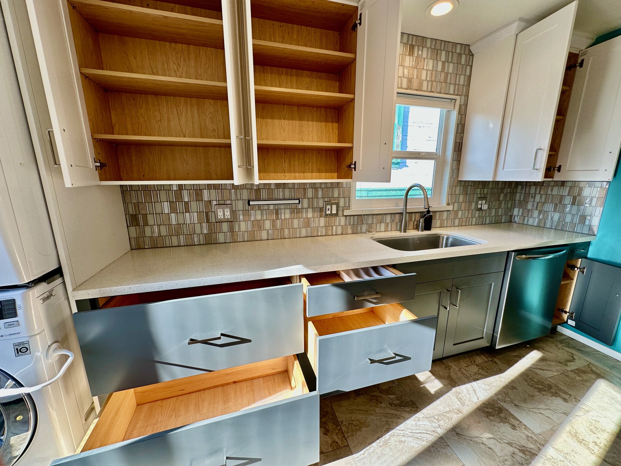 Lots of kitchen storage - 1342 Ordway St