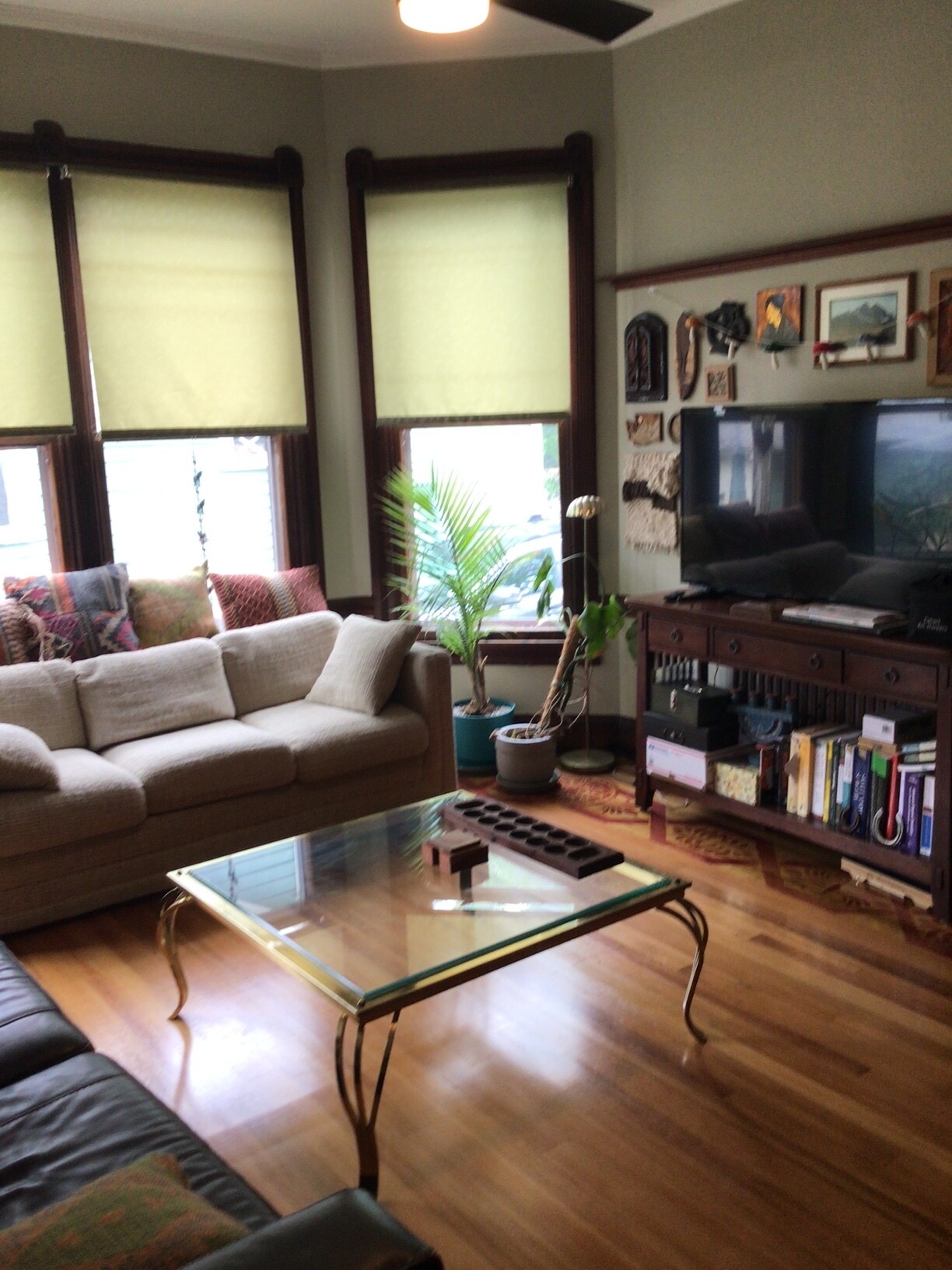 side room - 212 S Albany St