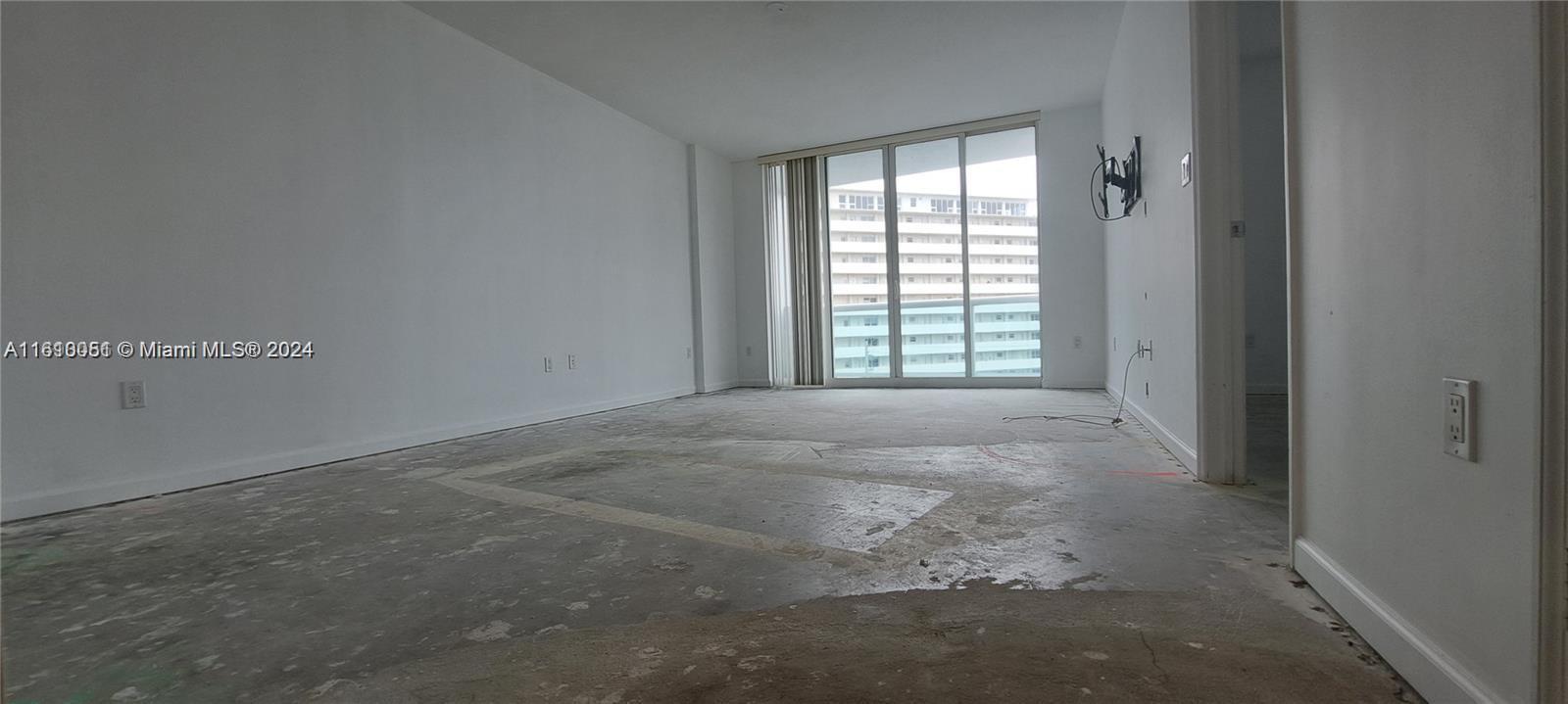 Building Photo - 7900 Harbor Island Dr