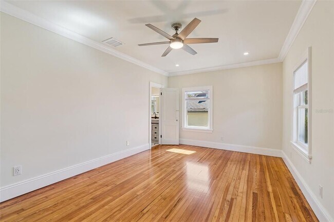 Building Photo - 344 21st Ave NE