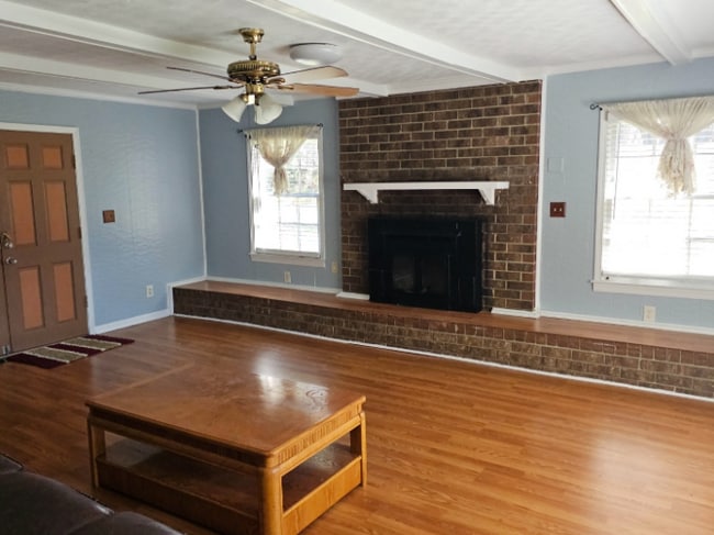 Building Photo - 6116 Evans Dr