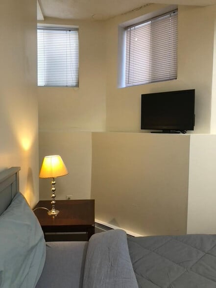 Building Photo - 109 Chiswick Rd