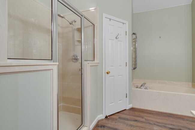 Building Photo - 331 Fountain River Dr