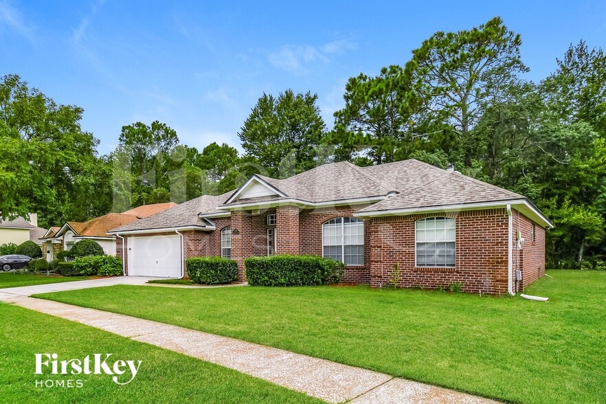 Building Photo - 5714 Plum Hollow Dr W