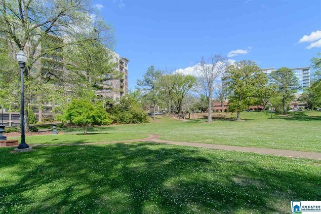 Building Photo - 2600 Highland Ave