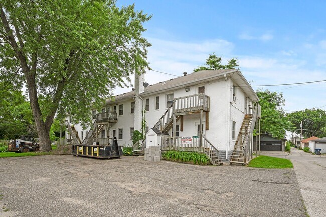 Building Photo - 3111 E 31st St