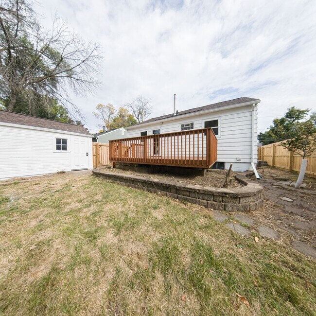 Building Photo - Updated 2-Bedroom, 1-Bath with Large Backyard