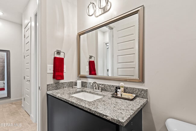 Building Photo - 328 Vin Raliuga Ct