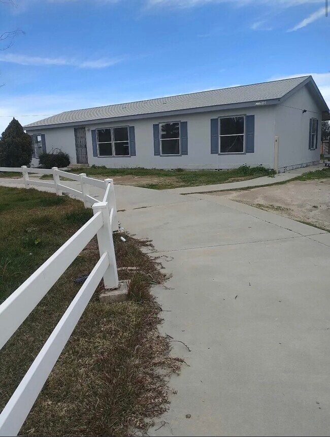 Building Photo - 21912 Cajalco Rd