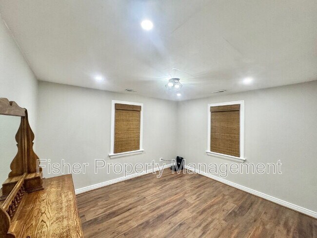 Building Photo - 518 Northside Ave