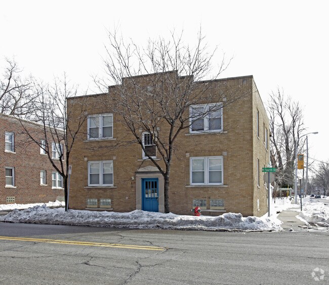 Primary Photo - 419 W 4th St