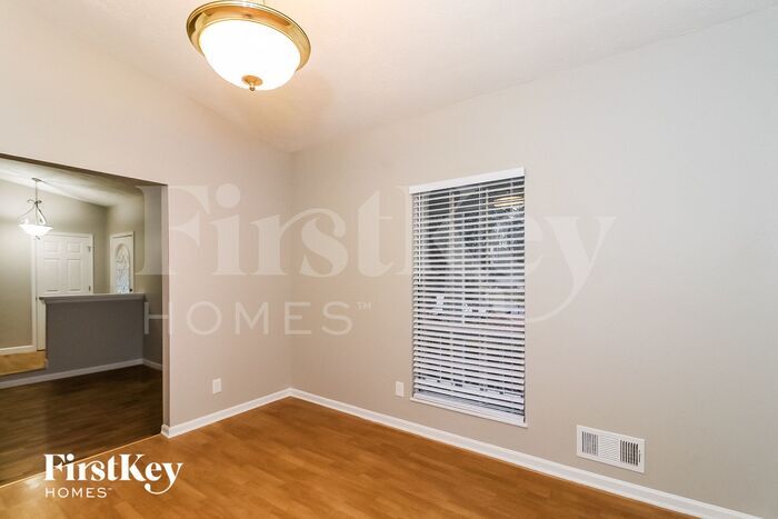 Building Photo - 860 Regency Ct NW