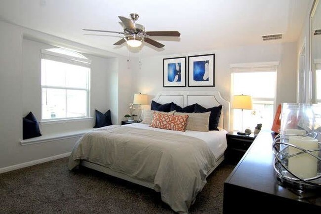 Building Photo - 718 Tinton Falls Ln