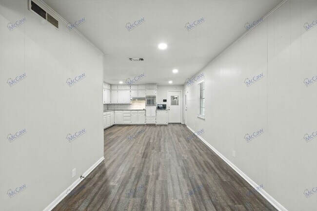 Building Photo - 223 Annetta Rd