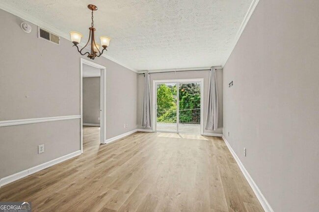 Building Photo - 2805 Northeast Expy