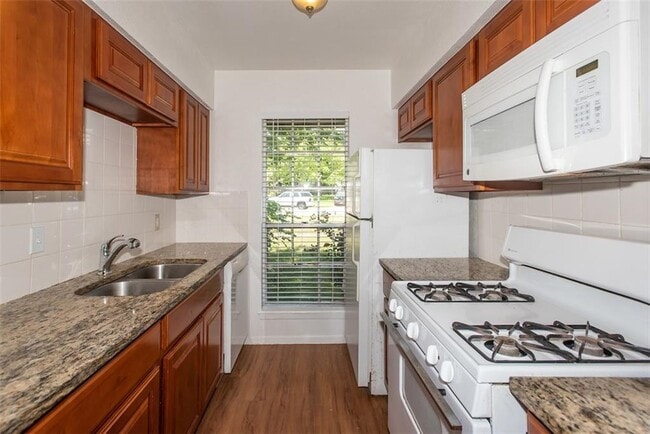 Building Photo - 9007 Little Walnut Pkwy