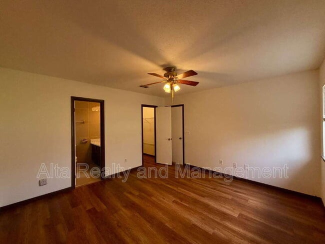 Building Photo - 4655 Trevi Dr