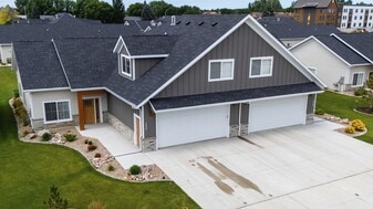 Building Photo - The Earl Twin Homes