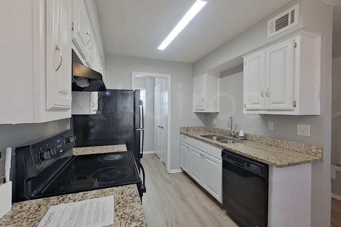 Building Photo - 2108 Woodnote Ln