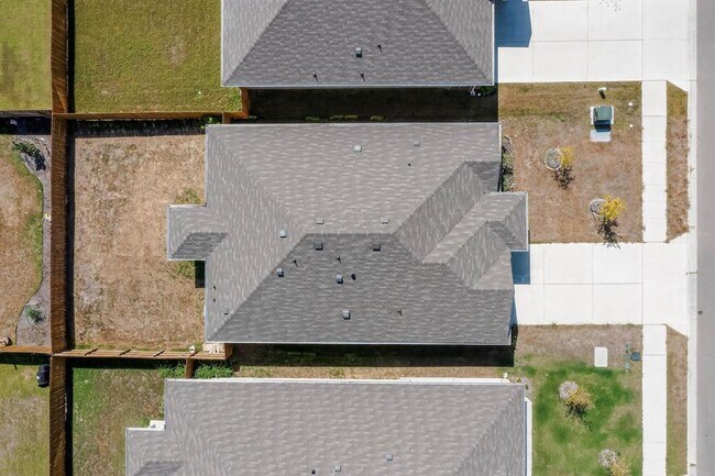 Building Photo - 322 Pedernales Ln