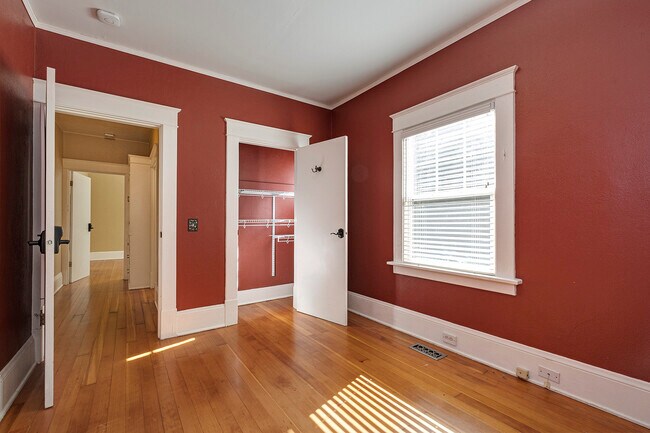 Building Photo - 2330 SW 170th Ave