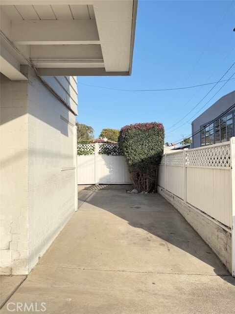 Building Photo - 531 Catalina St