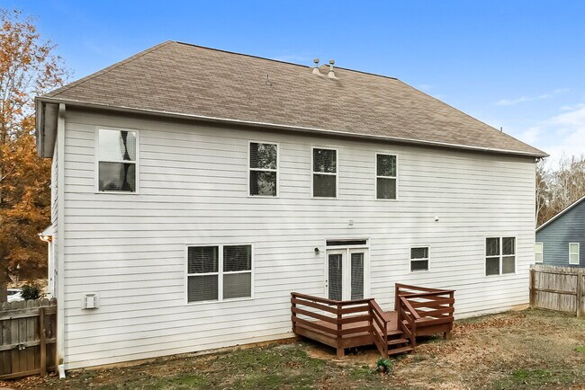 Building Photo - 227 Oakbridge Dr