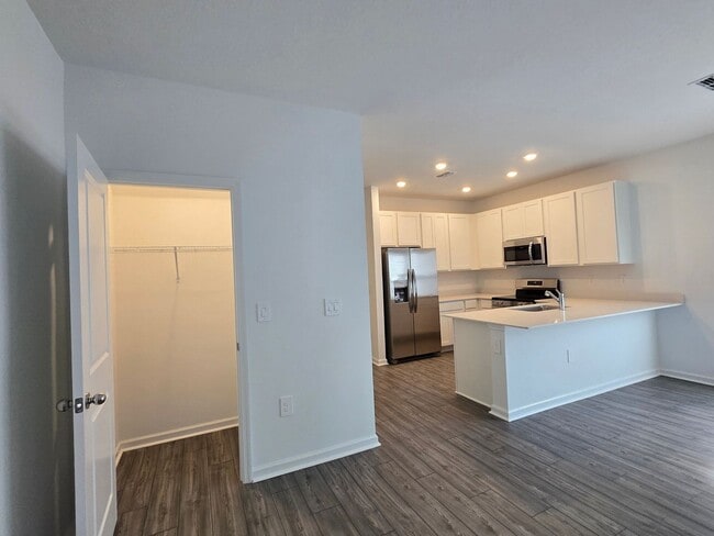 Building Photo - 3 bedroom 2.5 Bath in Tara Baywood