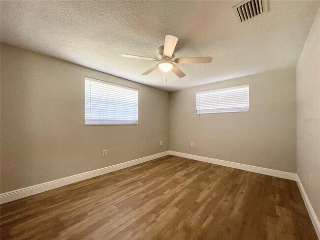 Building Photo - 7553 Cumber Dr