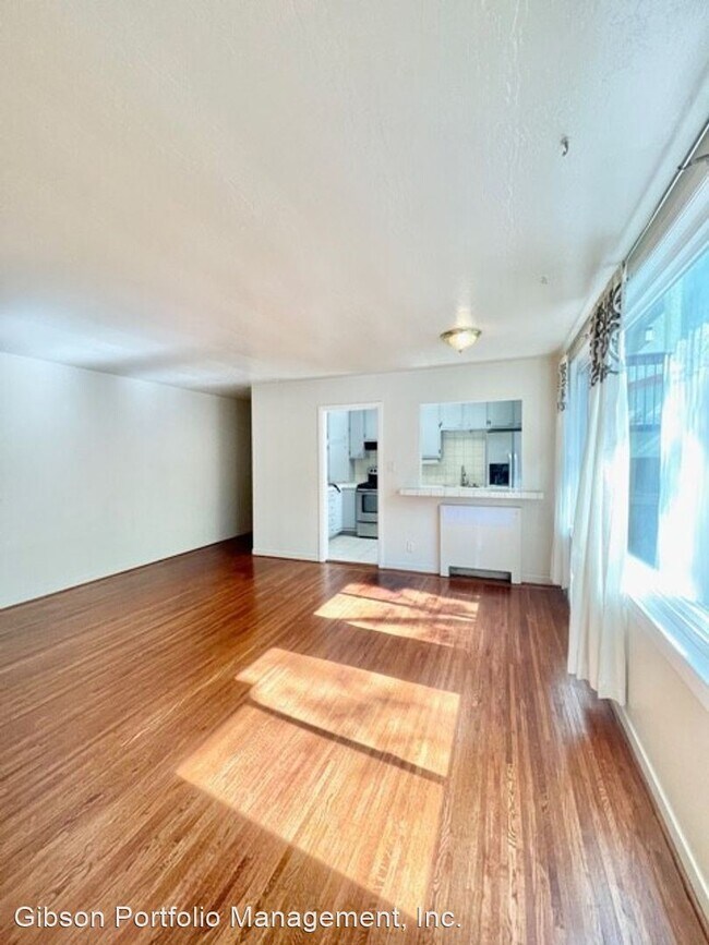 Building Photo - 2 br, 1 bath House - 155 N El Camino Real #5