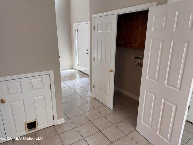 Building Photo - 3803 Lake Village Cove