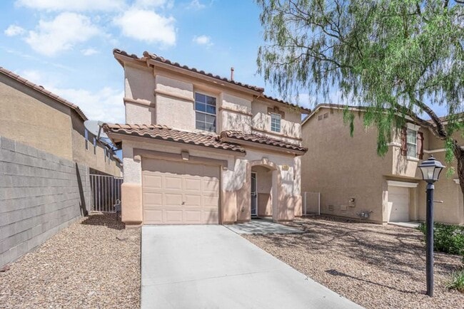 Building Photo - Well Maintained 3 bedrooms/2.5 bathroom Ho...