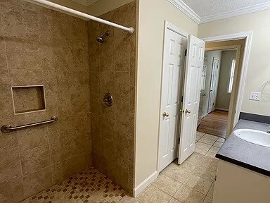 Bathroom - 404 Ingram Ave W