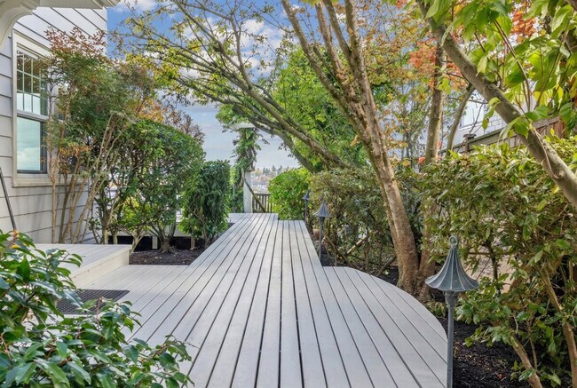 Building Photo - 1514 Bigelow Ave N