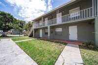 Building Photo - 702 Michigan Ct
