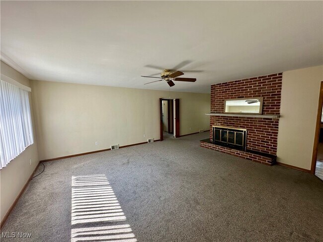 Building Photo - 114 Greencrest Terrace