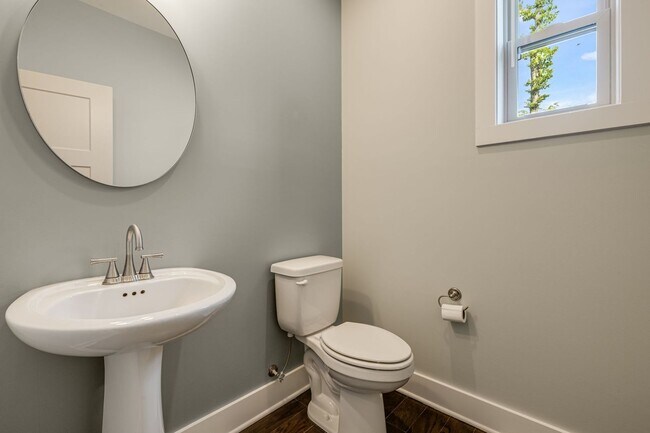 Building Photo - Stunning 3-Bedroom Townhome in Black Mountain's Sweet Birch Commons