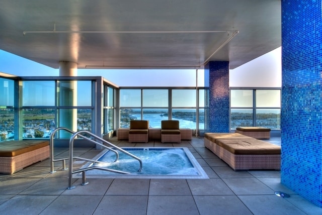 Building Photo - 13700 Marina Pointe Dr
