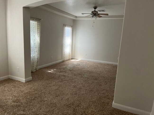 Building Photo - Spacious 3 Bedroom Home in Little Valley